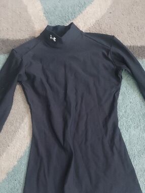 Under Armour Mock Neck Cold Gear - Youth Small Black